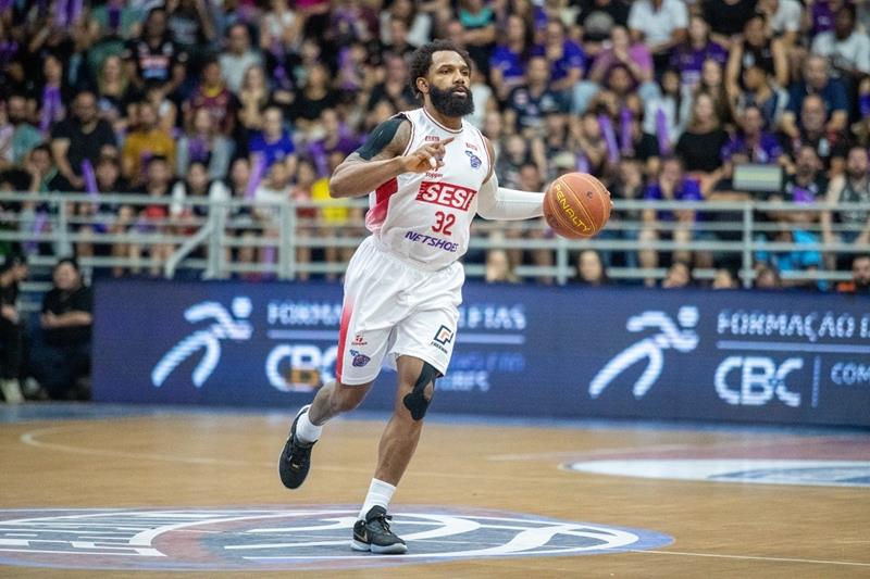 SESI FRANCA BASQUETE RENOVA COM DAVID JACKSON