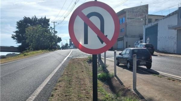 ViaPaulista instala balizadores e reforça sinalização para diminuir imprudência de motoristas em alça de acesso em Franca