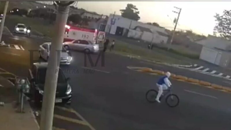 Motociclista fica ferida após motorista não respeitar sinal de pare em avenida de Franca