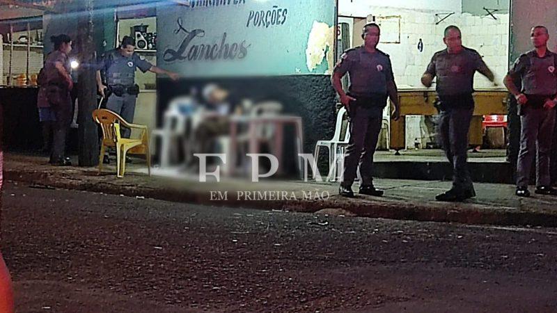 Homens são baleados em bar na Vila São Sebastião; um deles é socorrido em estado gravíssimo