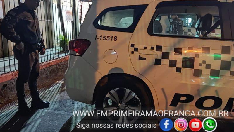 Homem descontrolado é preso após agredir esposa e furar pneu de carro em Cristais Paulista