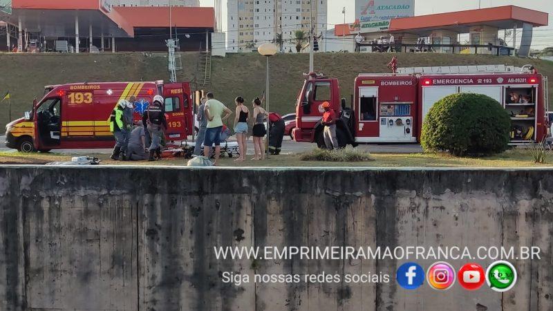 Homem é resgatado pelo Corpo de Bombeiros no interior de córrego em Franca