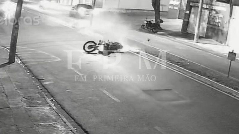 Câmera de segurança registrou acidente que causou a morte de um homem e deixou outro gravemente ferido em Franca