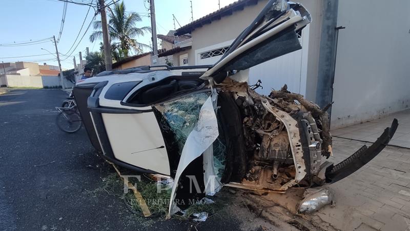 Motorista sai praticamente ileso após sofrer um grave acidente em Franca