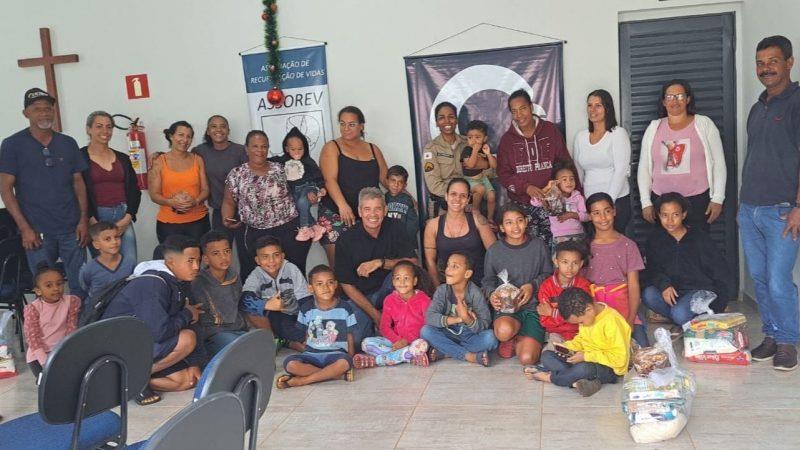 Polícia Militar de Ibiraci realiza entrega de mais de meia tonelada de alimentos para famílias do Projeto ABV