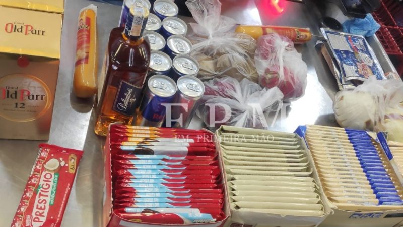 Festa cancelada com sucesso: ladra é presa pela PM com diversos produtos furtados de supermercado em Franca