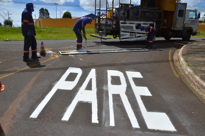 Prefeitura amplia sinalização nas vias públicas