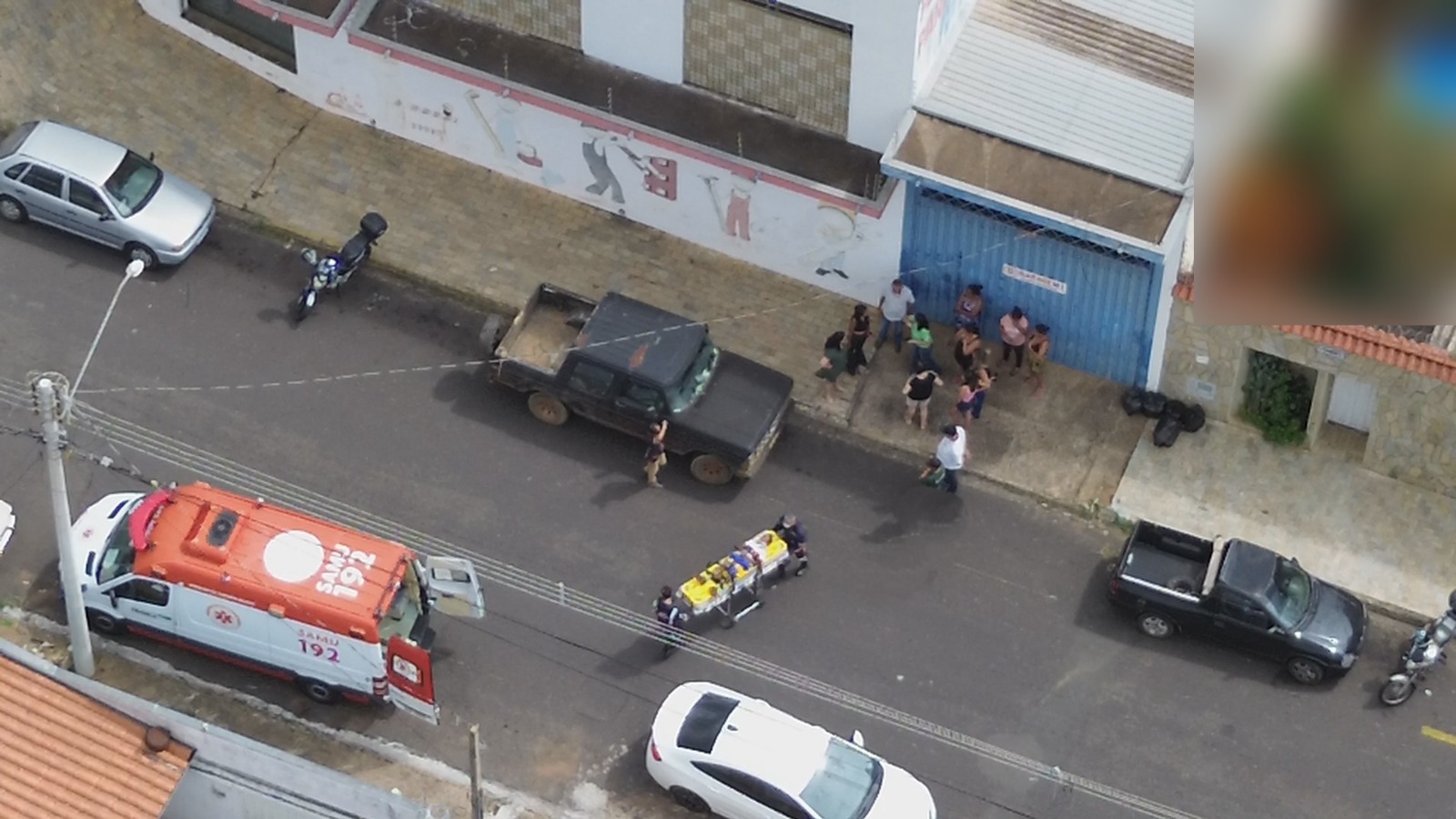 Criança é socorrida após ser atropelada enquanto tentava atravessar rua em Franca