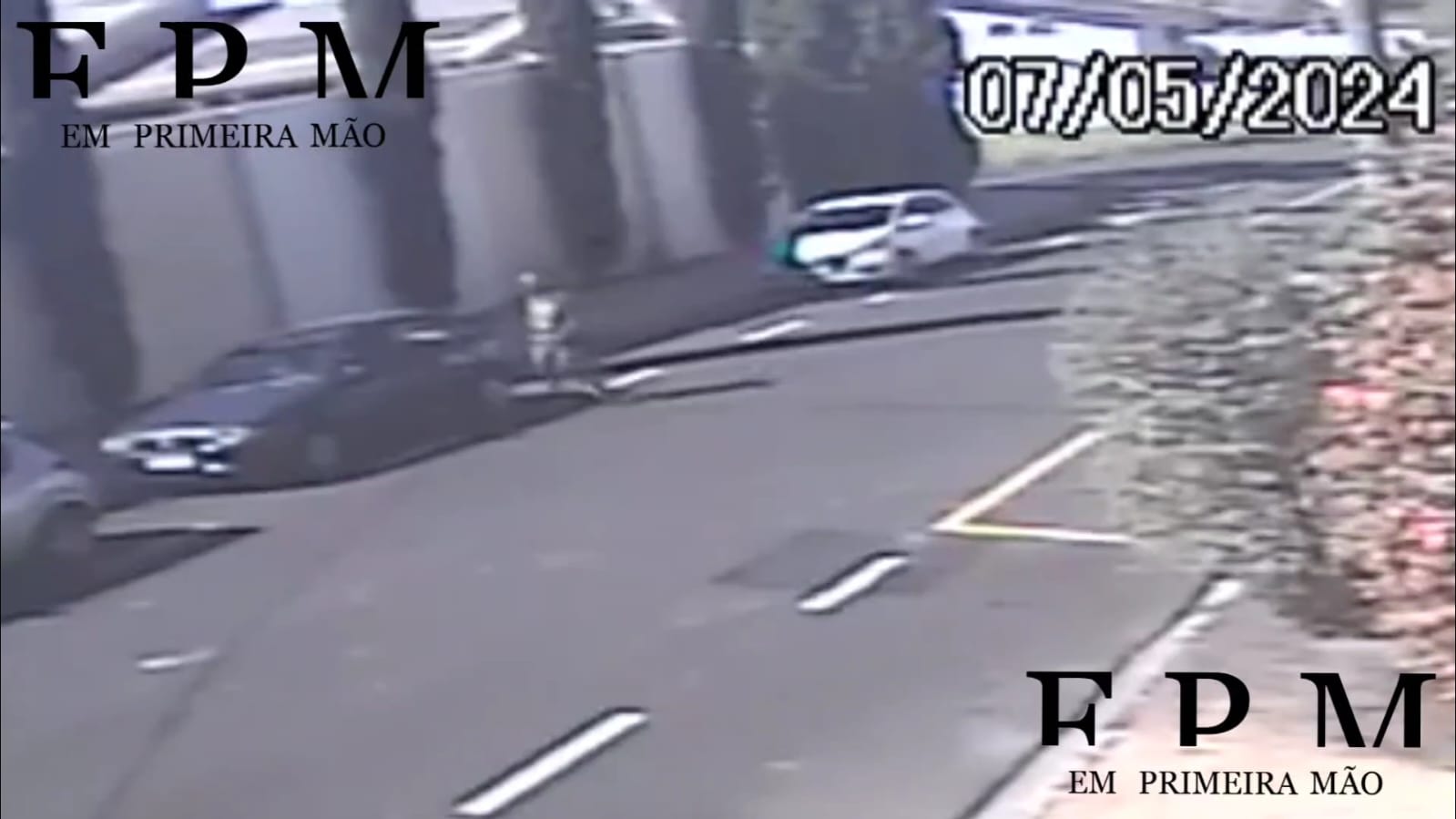 Trabalhador tem carro furtado na porta do trabalho; câmeras registraram a ação criminosa