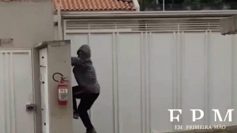 Ladrão invade condomínio para tentar furtar fiação e é surpreendido por morador