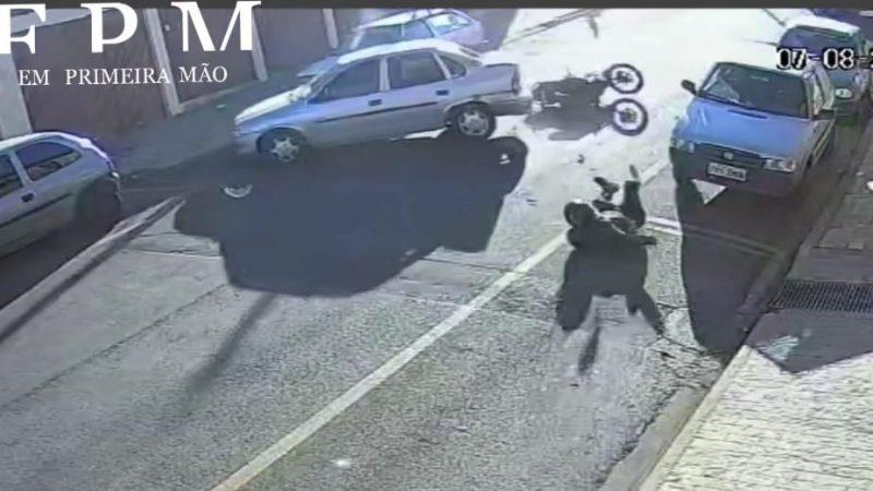 Motociclista fica ferido após colisão com veículo na Vila Aparecida, em Franca