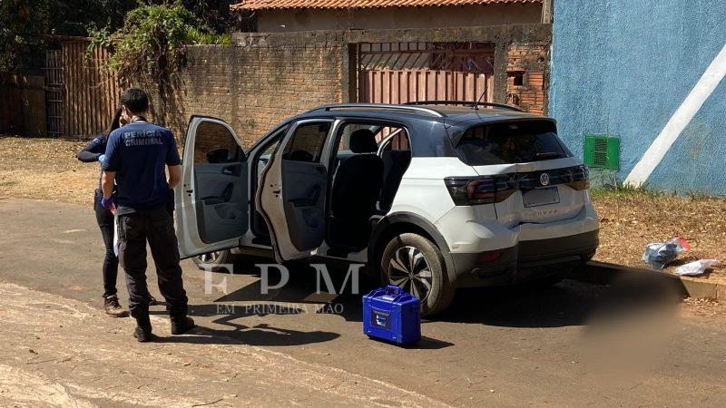 Mulher é rendida por criminosos armados e tem carro roubado em Franca