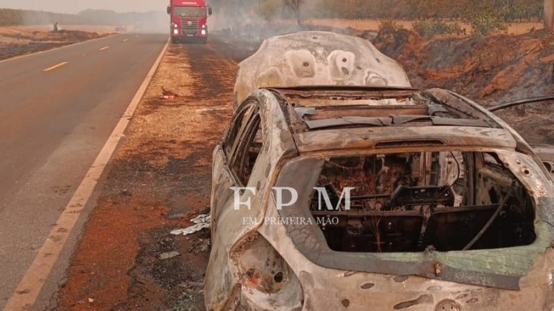 Veículo pega fogo e fica destruído em rodovia na região