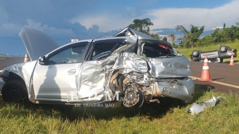 Colisão seguida de capotamento movimenta equipes de resgate na Cândido Portinari