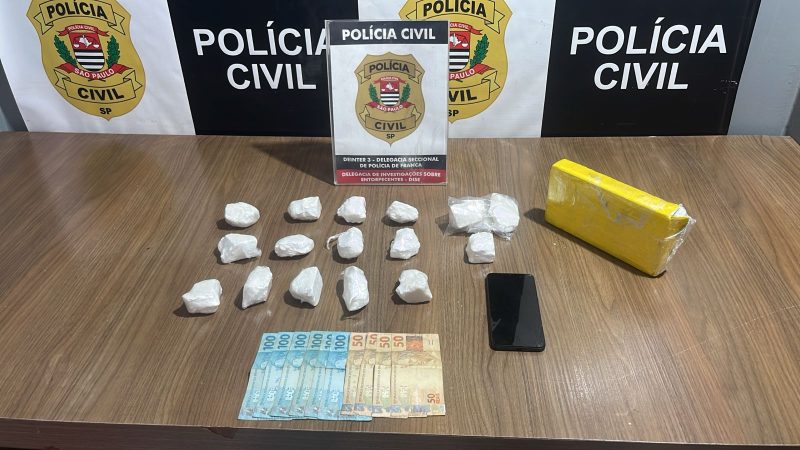 Três pessoas foram presas por tráfico de drogas em operação da DISE em Franca