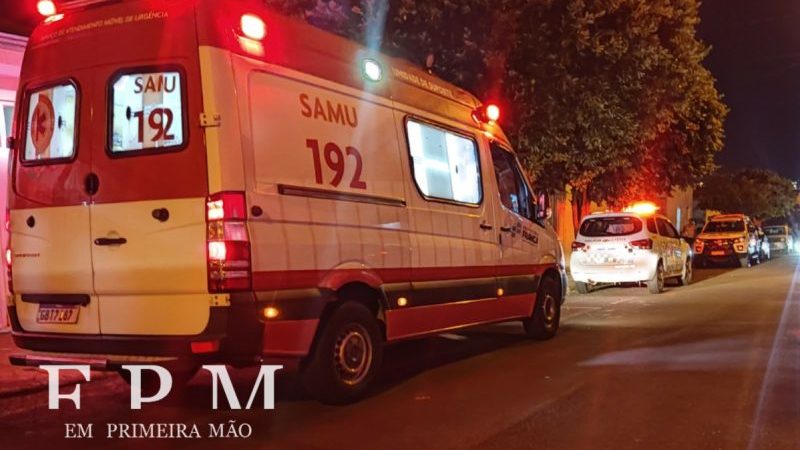 Mulher é socorrida após ser esfaqueada pelo companheiro em Franca