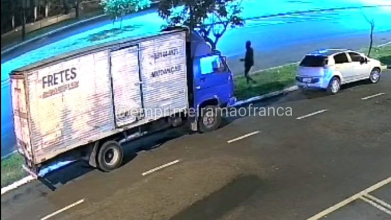 Caminhão furtado em Franca é localizado em Buritizal