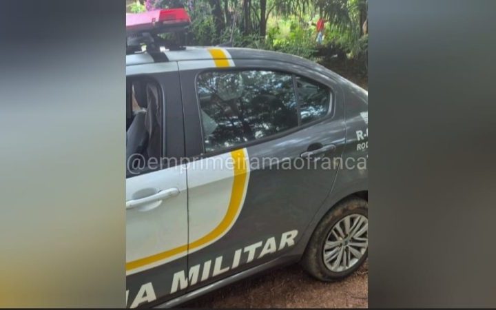 Homem salta de moto em movimento para fugir da polícia rodoviária, mas acaba detido