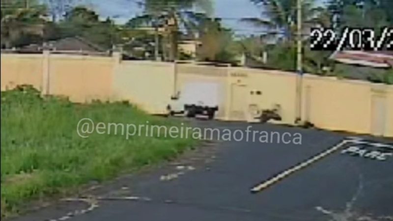 Motociclista fica ferido após sofrer acidente no Jardim Três Colinas, em Franca