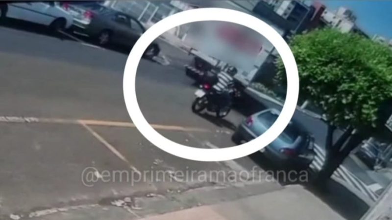 Motociclista quase tem pescoço cortado por cabo de telefonia solto em Franca