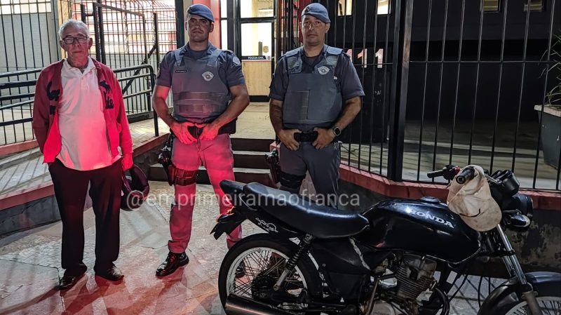Moto furtada é recuperada pela Polícia Militar e receptador é preso em Franca
