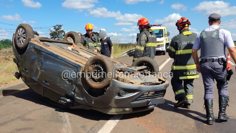 Capotamento na Rodovia Cândido Portinari deixa gestante ferida em Cristais Paulista