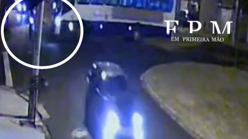 Motociclista fica ferido após ser atingido por ônibus no Residencial Palermo, em Franca