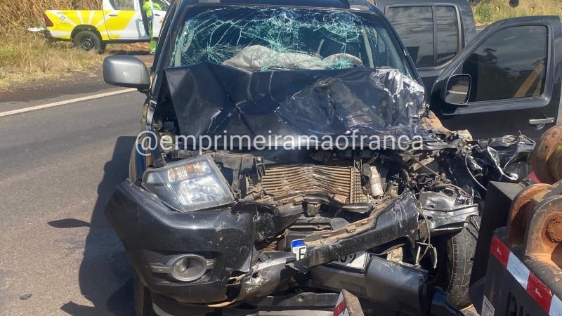 Acidente entre caminhonete e caminhão deixa feridos na rodovia Cândido Portinari