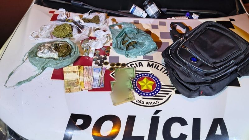 Polícia Militar prende homem com mochila cheia de drogas na zona Oeste de Franca