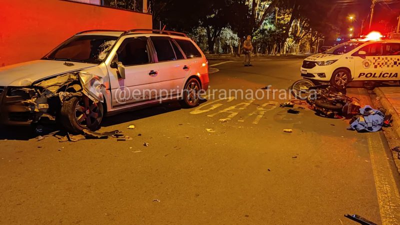 Motorista invade contramão e atinge motociclista no bairro São Joaquim, em Franca