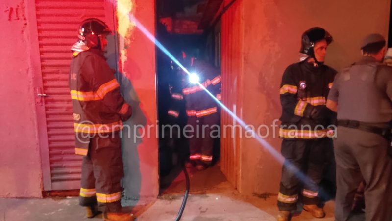 Incêndio atinge residência na Vila Santa Terezinha, em Franca