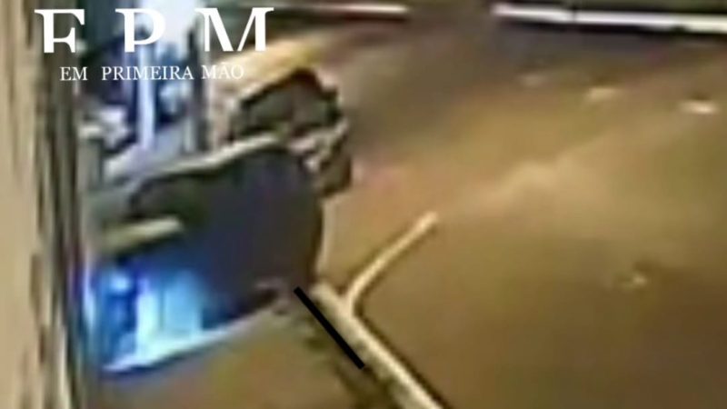 Motorista passa mal ao volante e colide contra muro em avenida de Franca