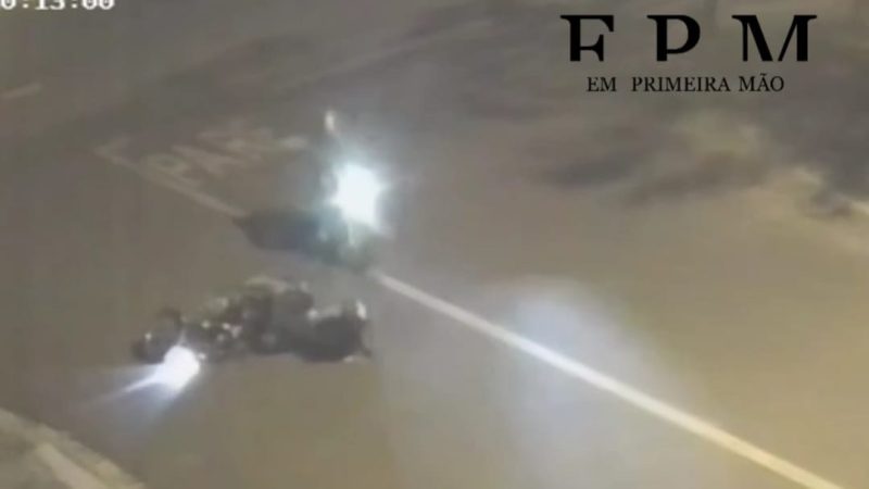 Motociclista fica ferido após se enroscar em fio solto em Franca