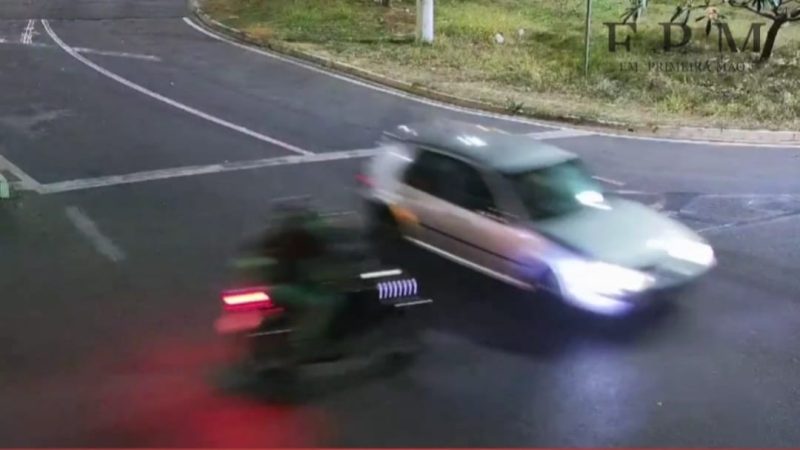 Colisão entre carro e moto é registrada em rotatória de Franca