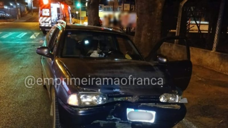 Trabalhador fica gravemente ferido após ser atingido por carro na contramão em Franca