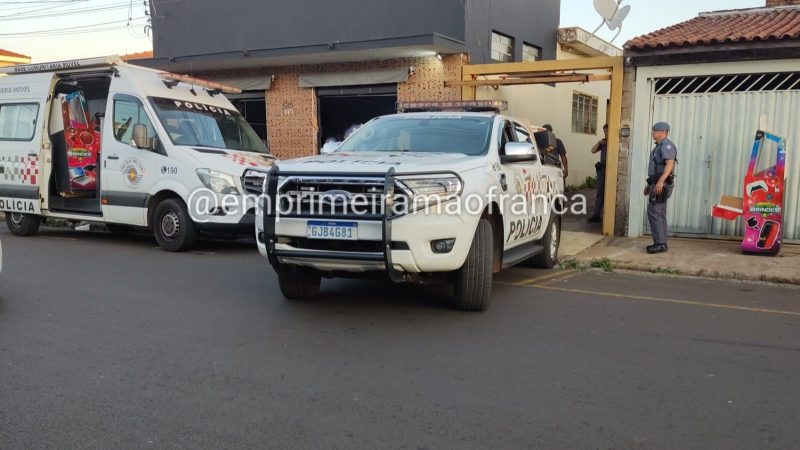 Polícia Militar apreende máquinas caça-níqueis em residência no Jardim Conceição Leite, em Franca