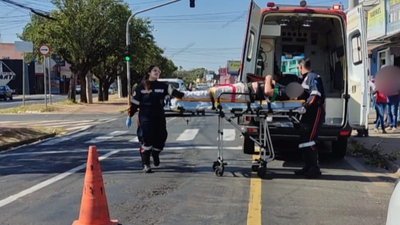 Motociclista sofre fratura após colidir com veículo estacionado em avenida de Franca