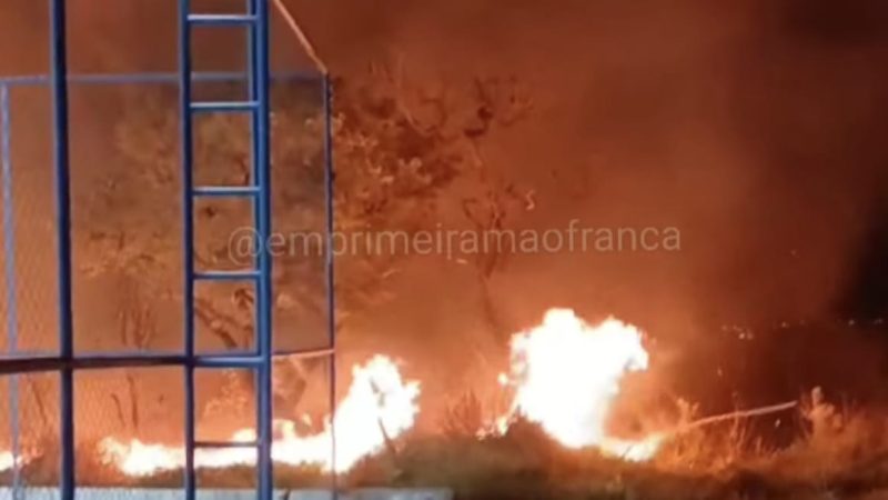 Procurado por roubo é capturado após atear fogo em terrenos no Santa Lúcia