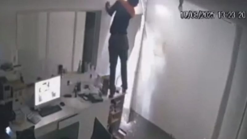 Criminoso é preso em flagrante após tentar furtar celulares em loja no Centro de Franca