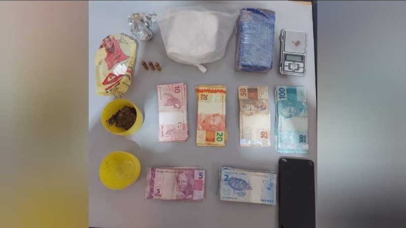 Polícia apreende drogas, dinheiro e munições durante cumprimento de mandado em Morro Agudo