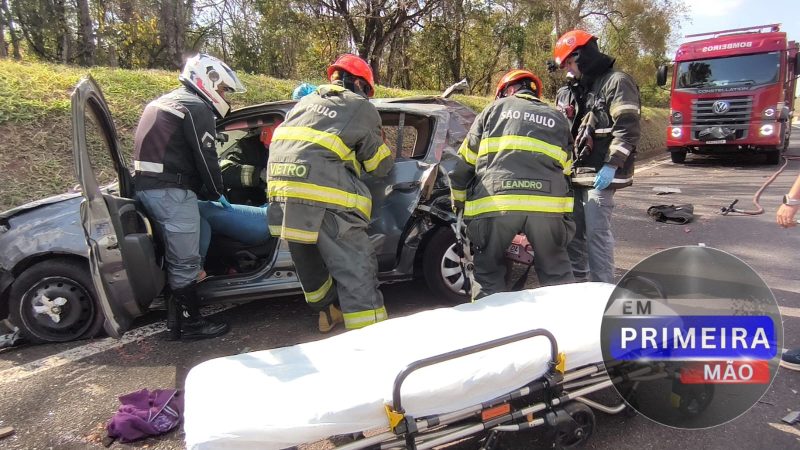 Três pessoas, entre elas uma criança, ficam feridas em um capotamento na rodovia Cândido Portinari