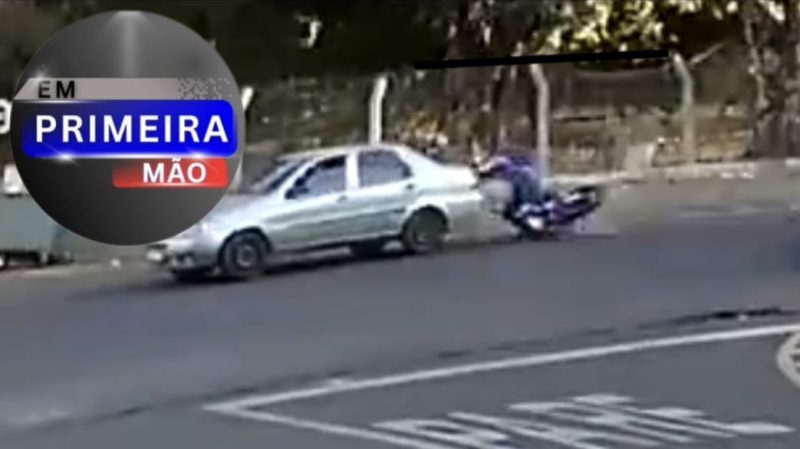 Câmera de segurança registra colisão traseira entre moto e carro em Franca