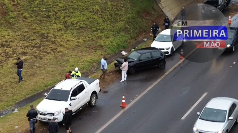 Engavetamento na rodovia Cândido Portinari deixa trânsito lento em Franca