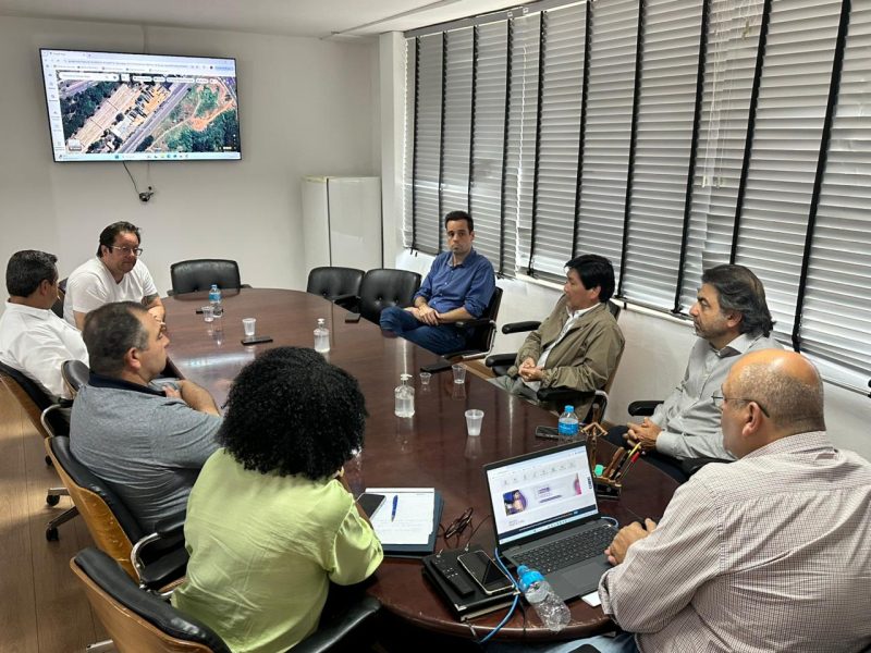 Prefeitura promove reunião com empresários sobre tarifas em produtos exportados