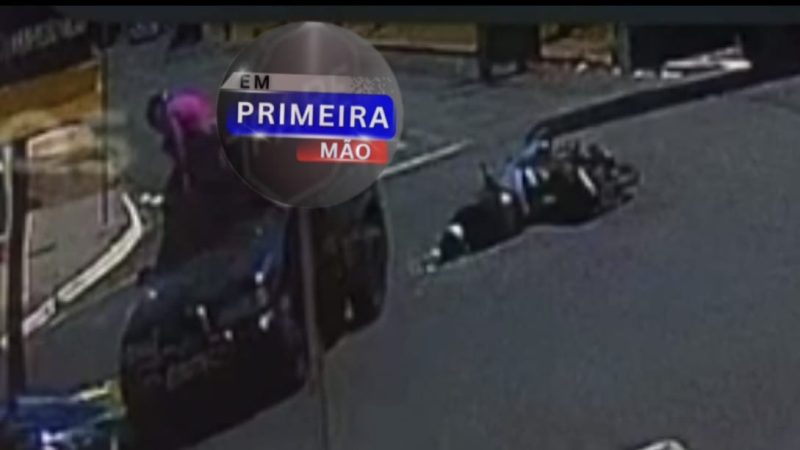 Colisão entre moto e carro em cruzamento de Franca deixa duas pessoas feridas