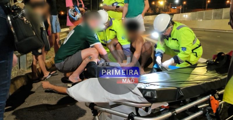 Motociclista sofre ferimento grave em acidente na Cândido Portinari