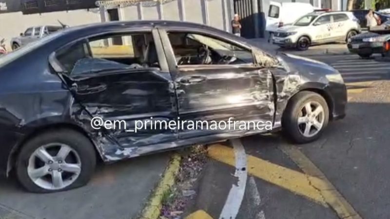 Caminhoneiro avança pare e causa grave acidente em avenida de Franca
