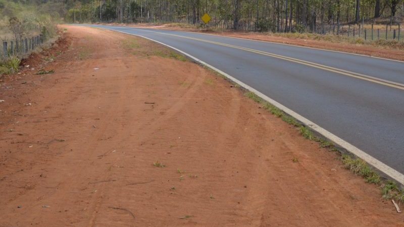 Prefeitura conclui acostamentos na Rodovia Franca a Claraval