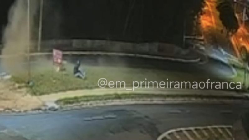 Problemas no asfalto provocam novas quedas de moto na avenida Abrahão Brickmann