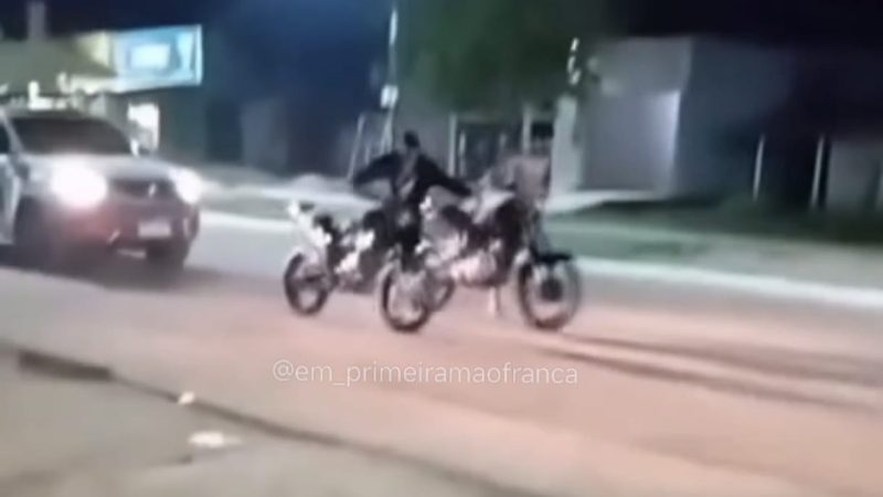 PM aplica punição inusitada a jovens que faziam “grau”